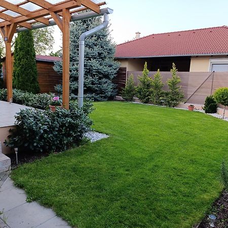 Budapest Airport Apartment Exteriör bild