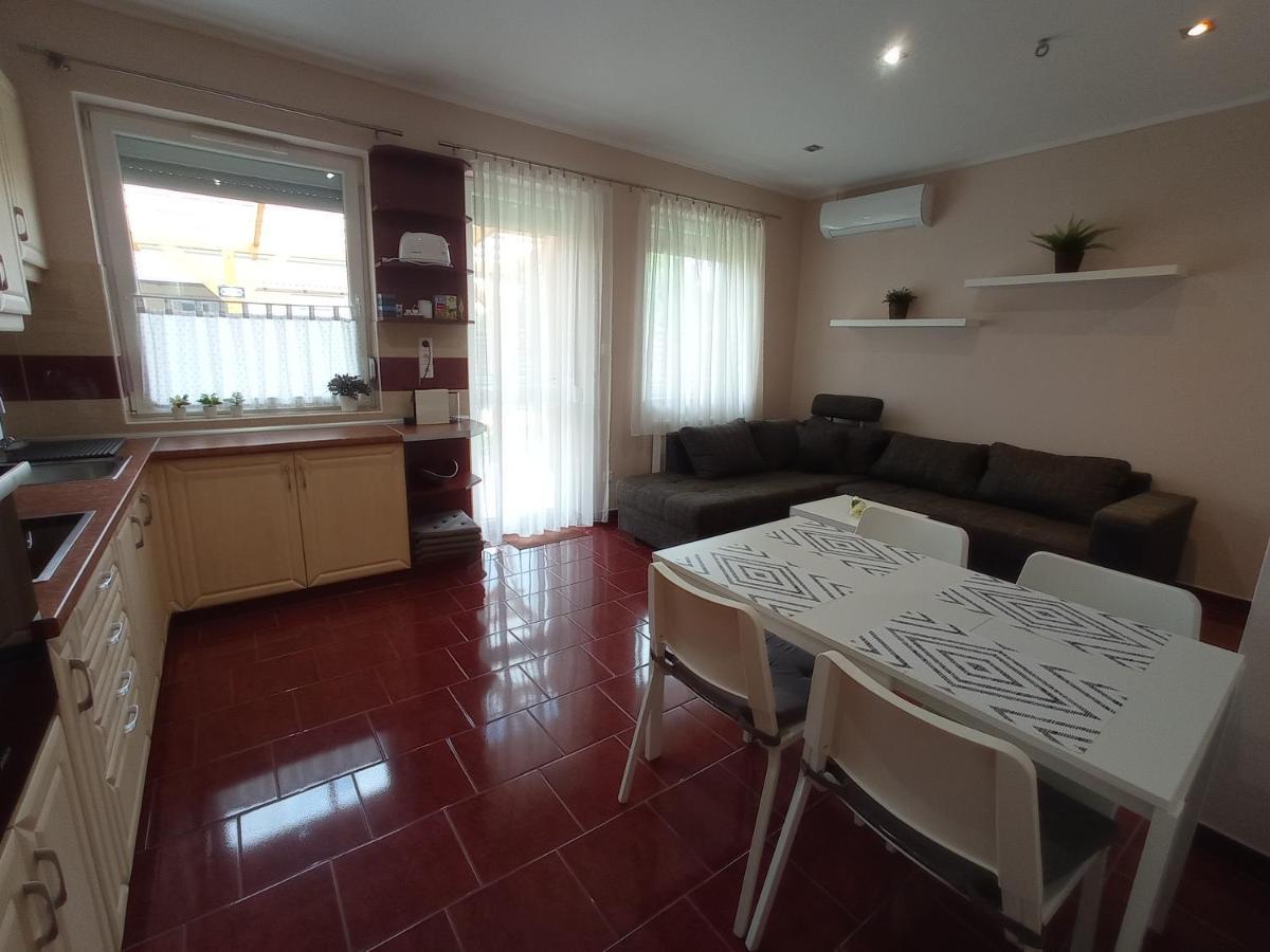 Budapest Airport Apartment Exteriör bild