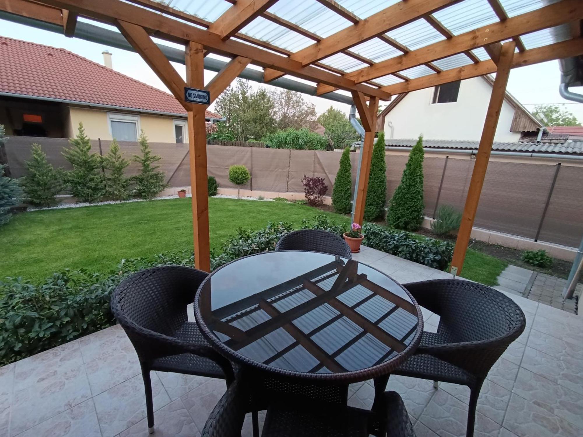 Budapest Airport Apartment Exteriör bild